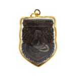 Phra pidta amulet buddha meditation