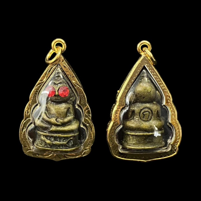 Phra Ngang Red Eyes Amulet by LP Koi 2561 Phra Ngang Red Eyes Amulet by LP Koi 2561